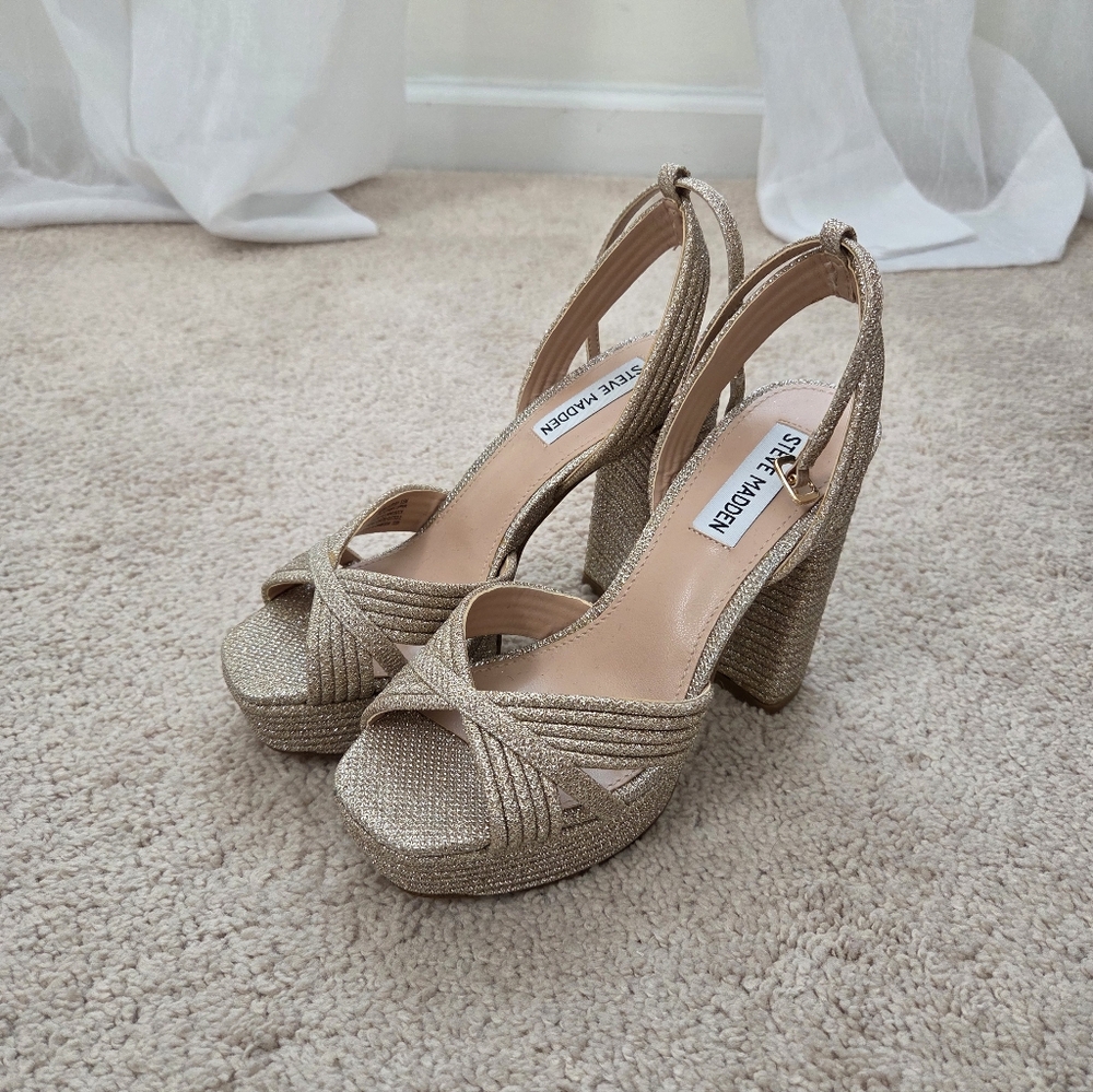Steve Madden Gold Glitter Chunky Heels Size 5.5